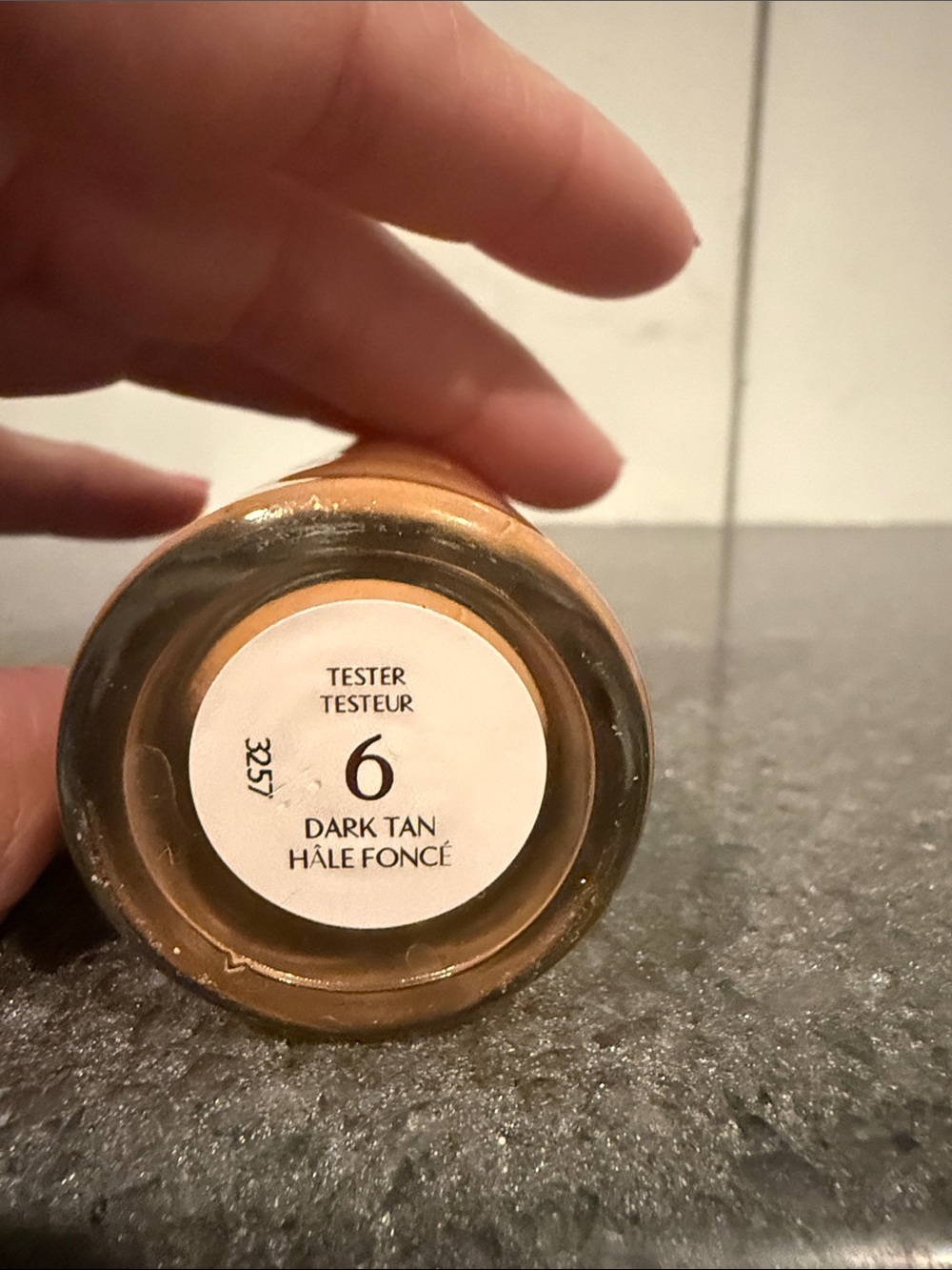 Charlotte Tilbury Hollywood Flawless Filter - 6--Dark Tan - Picture 3 of 3